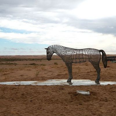不锈钢镂空马雕塑 低头马雕塑 马雕塑图片 马雕塑制作厂家